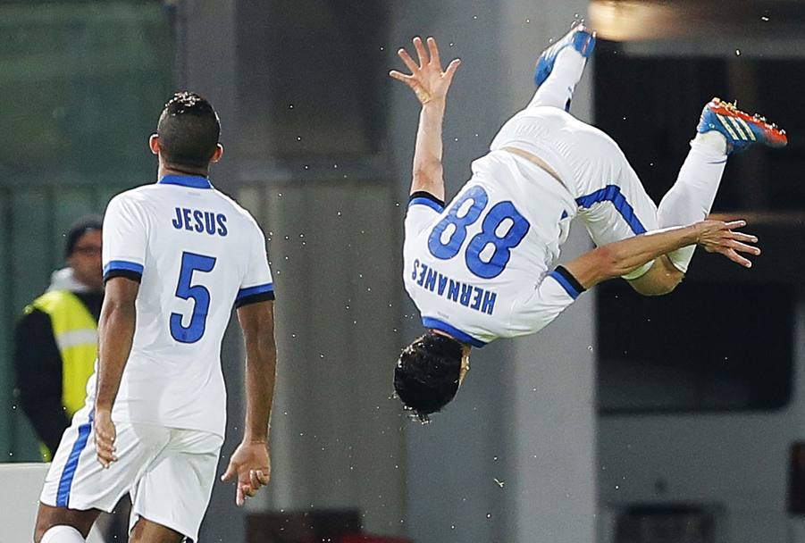 La gara era cominciata alla grande con la capriola di Hernanes, al primo gol con la maglia dell&#39;Inter. Ap 